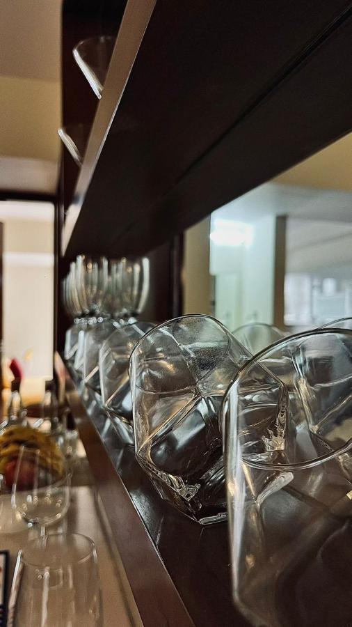Luho Grande Bed and Breakfast Bangalore Eksteriør billede